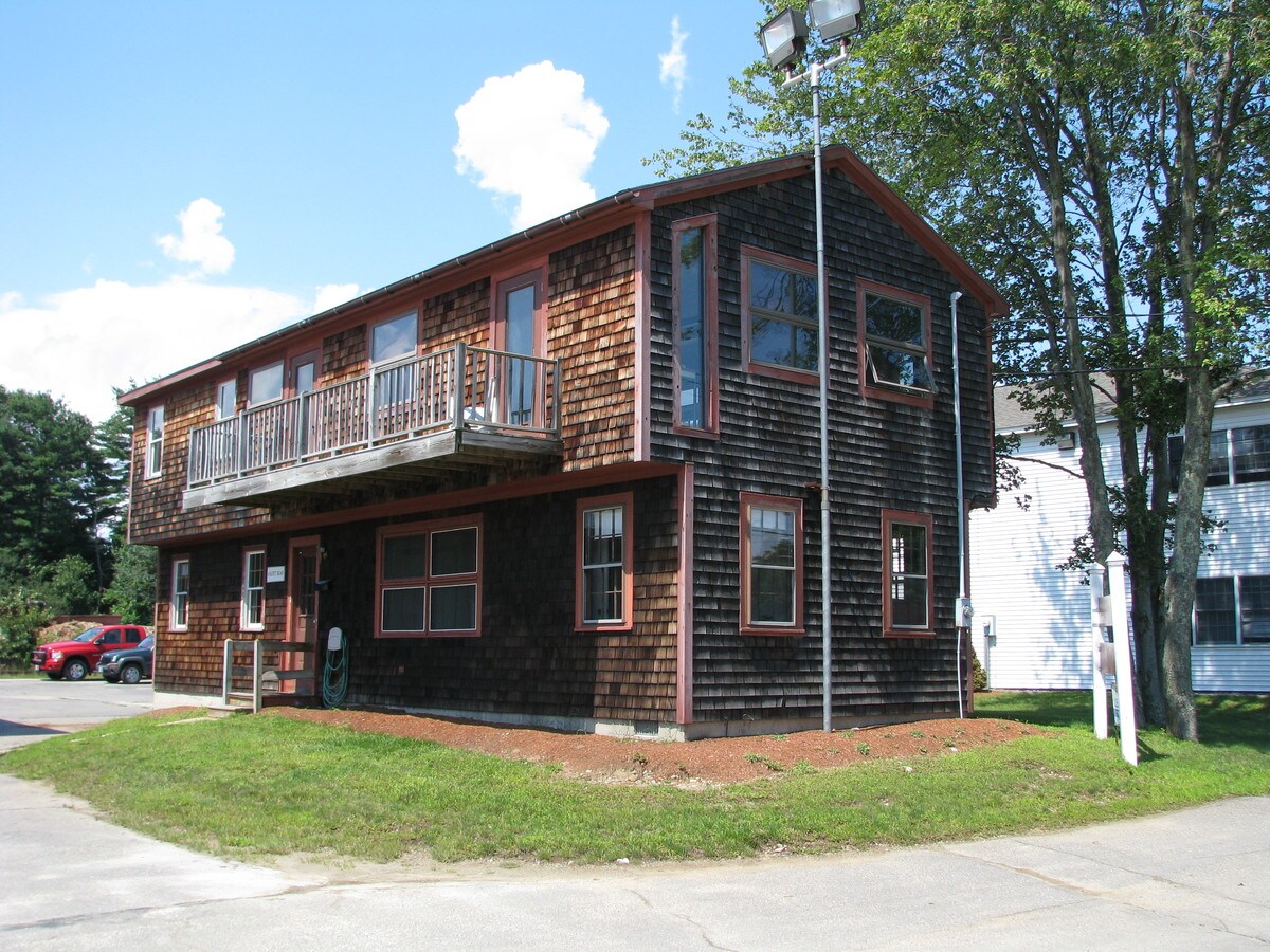 6 Scott Rd, Hampton, NH 03842
