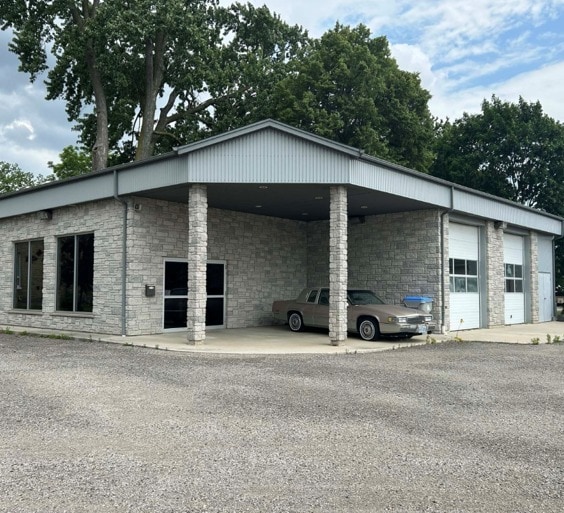 8 Metcalfe St E, Strathroy, ON for sale - Building Photo - Image 3 of 5