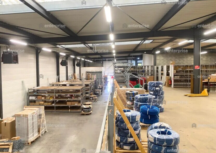 Flex in Amiens for sale - Building Photo - Image 2 of 5