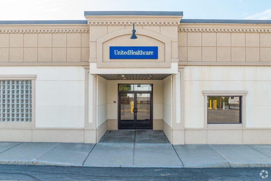 2401-2425 James St, Syracuse, NY for lease - Building Photo - Image 3 of 5