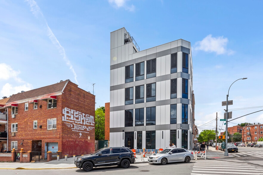 11072 Corona Ave, Flushing, NY for lease - Building Photo - Image 2 of 4