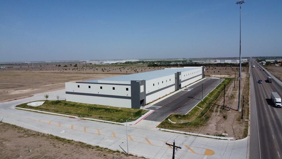 890 Military Highway, Pharr, TX for lease - Building Photo - Image 1 of 13