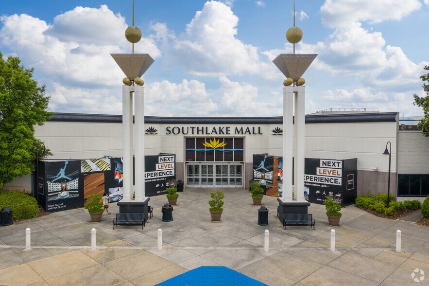 1000-2460 Southlake Mall, Morrow, GA for lease - Building Photo - Image 2 of 23
