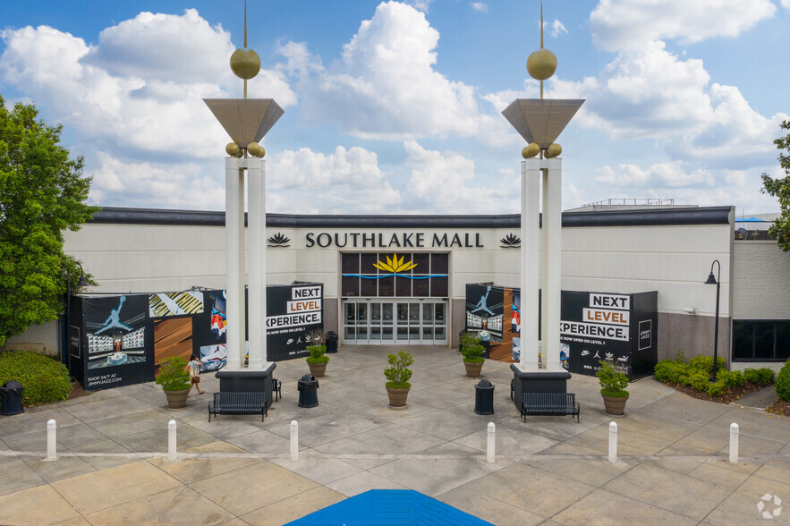 1000 Southlake Mall, Morrow, GA for lease - Building Photo - Image 1 of 9