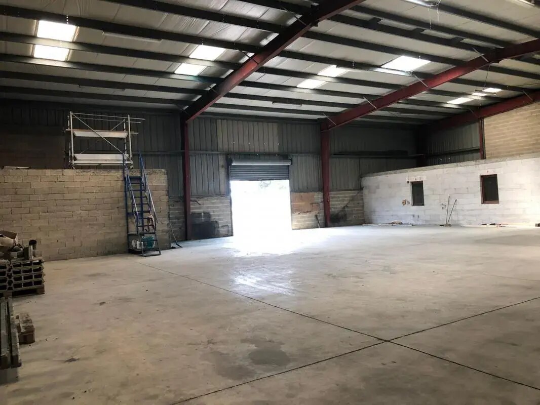 Flex in Saint-Soupplets for lease Building Photo- Image 1 of 1