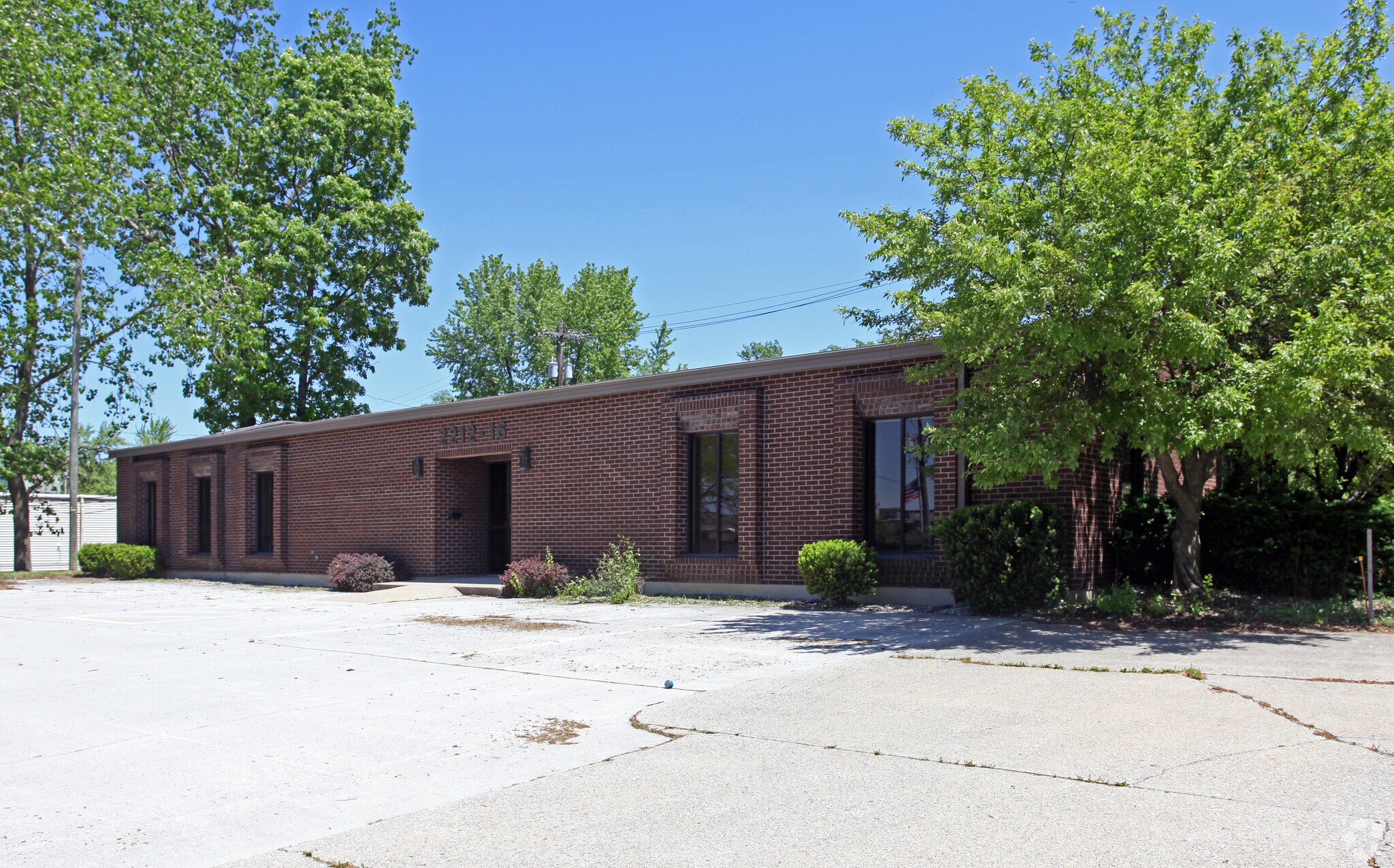 2212-2216 Inwood Dr, Fort Wayne, IN for sale Primary Photo- Image 1 of 1