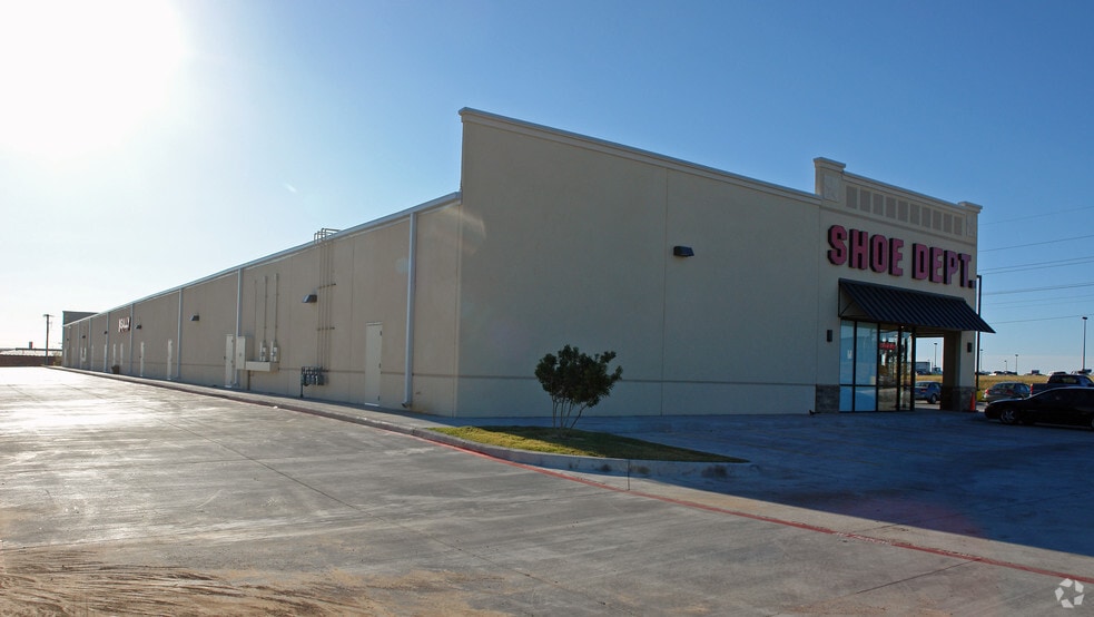 613-617 W 29th St, San Angelo, TX for lease - Building Photo - Image 3 of 11