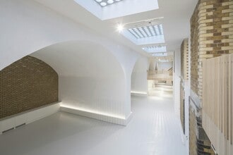 22 Vine Hl, London for lease Interior Photo- Image 2 of 3