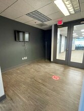 5901 Peachtree Dunwoody Rd NE, Atlanta, GA for lease Interior Photo- Image 2 of 7