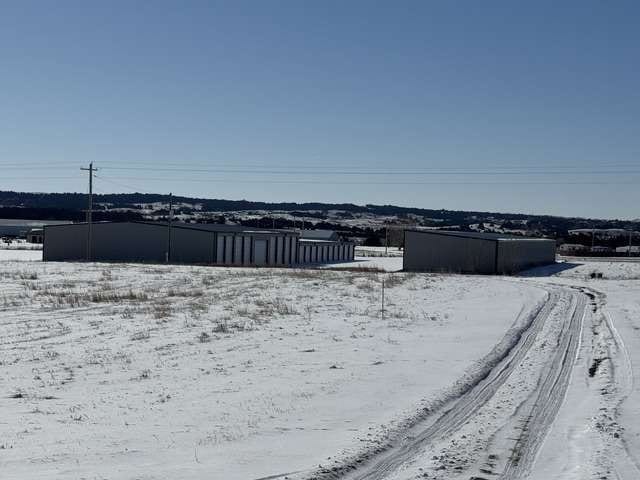 85 Storage Units portfolio of 2 properties for sale on LoopNet.com - Building Photo - Image 3 of 7