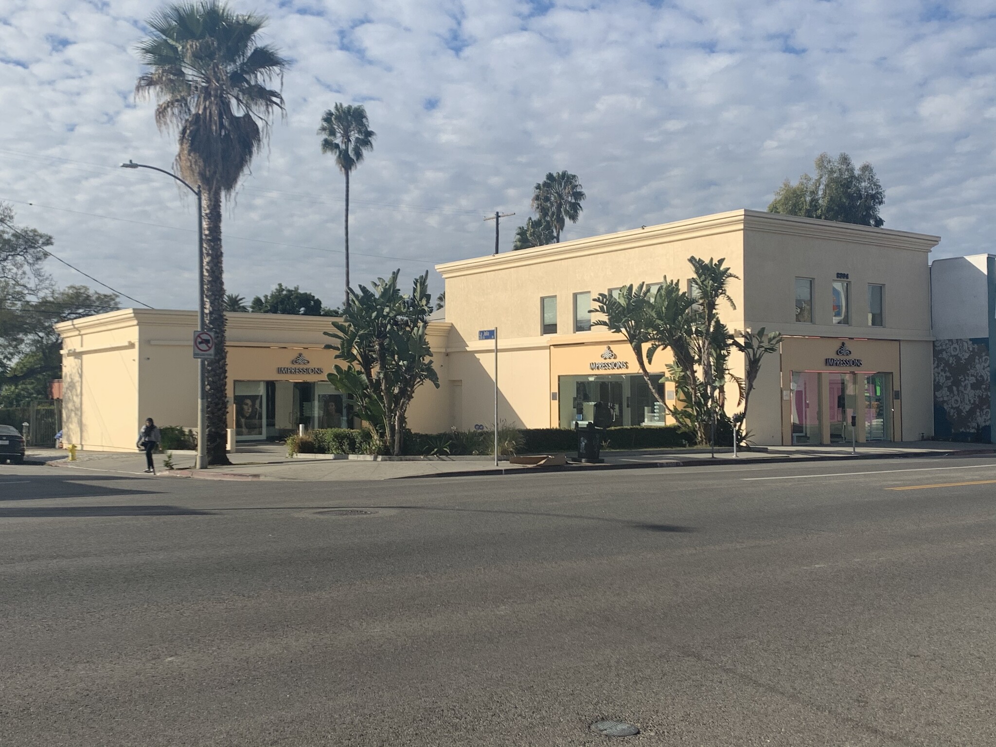 8200-8204 Melrose Ave, Los Angeles, CA for sale Primary Photo- Image 1 of 1