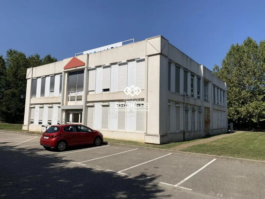 Office in Saint-Martin-le-Vinoux for sale Building Photo- Image 1 of 15