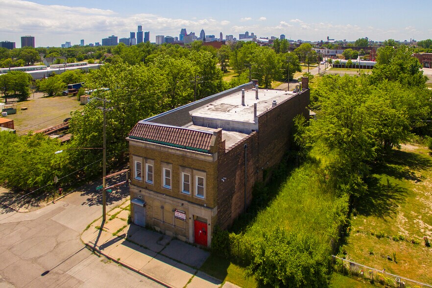 3101 McDougall St, Detroit, MI 48207