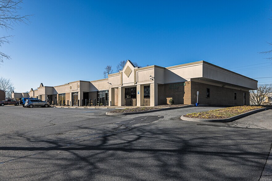 121 E Ravine Rd, Kingsport, TN for lease - Building Photo - Image 1 of 5