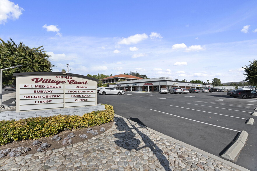 428-450 N Moorpark Rd, Thousand Oaks, CA for lease - Building Photo - Image 1 of 9