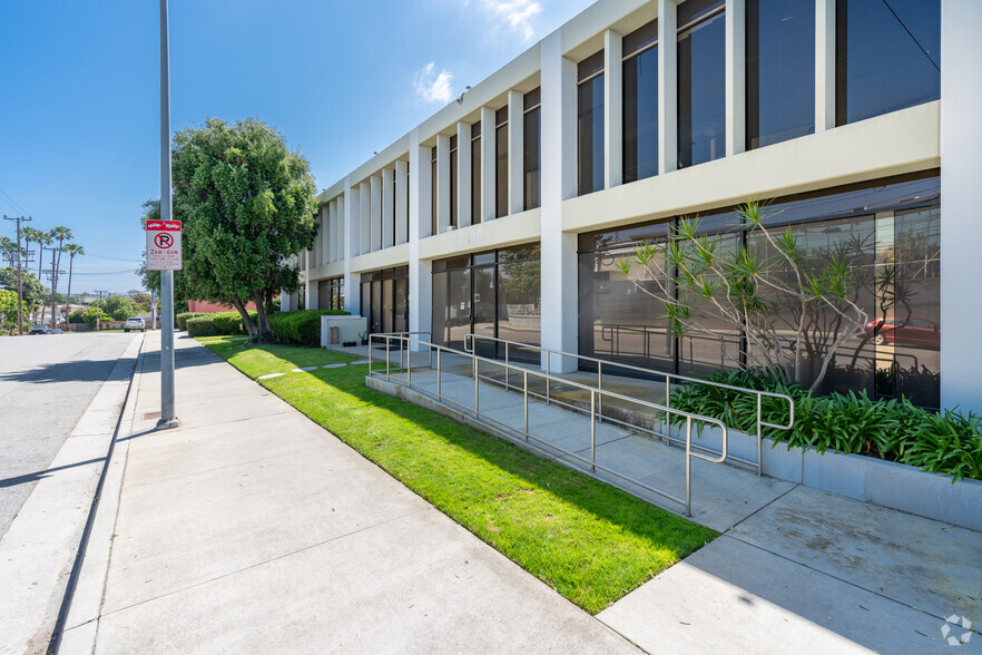 12500 Beatrice St, Los Angeles, CA for lease - Building Photo - Image 3 of 7