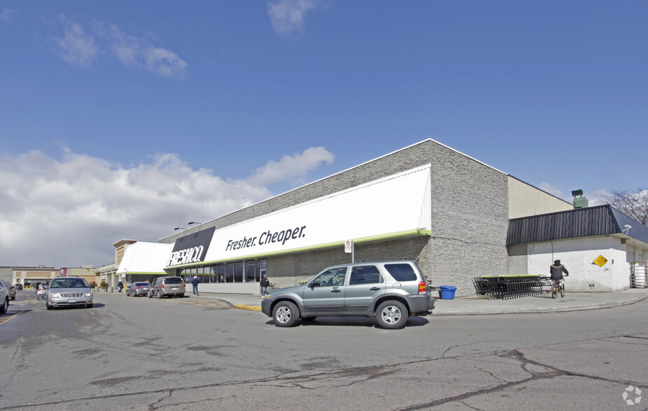 7215 Goreway Dr, Mississauga, ON for lease - Building Photo - Image 2 of 23