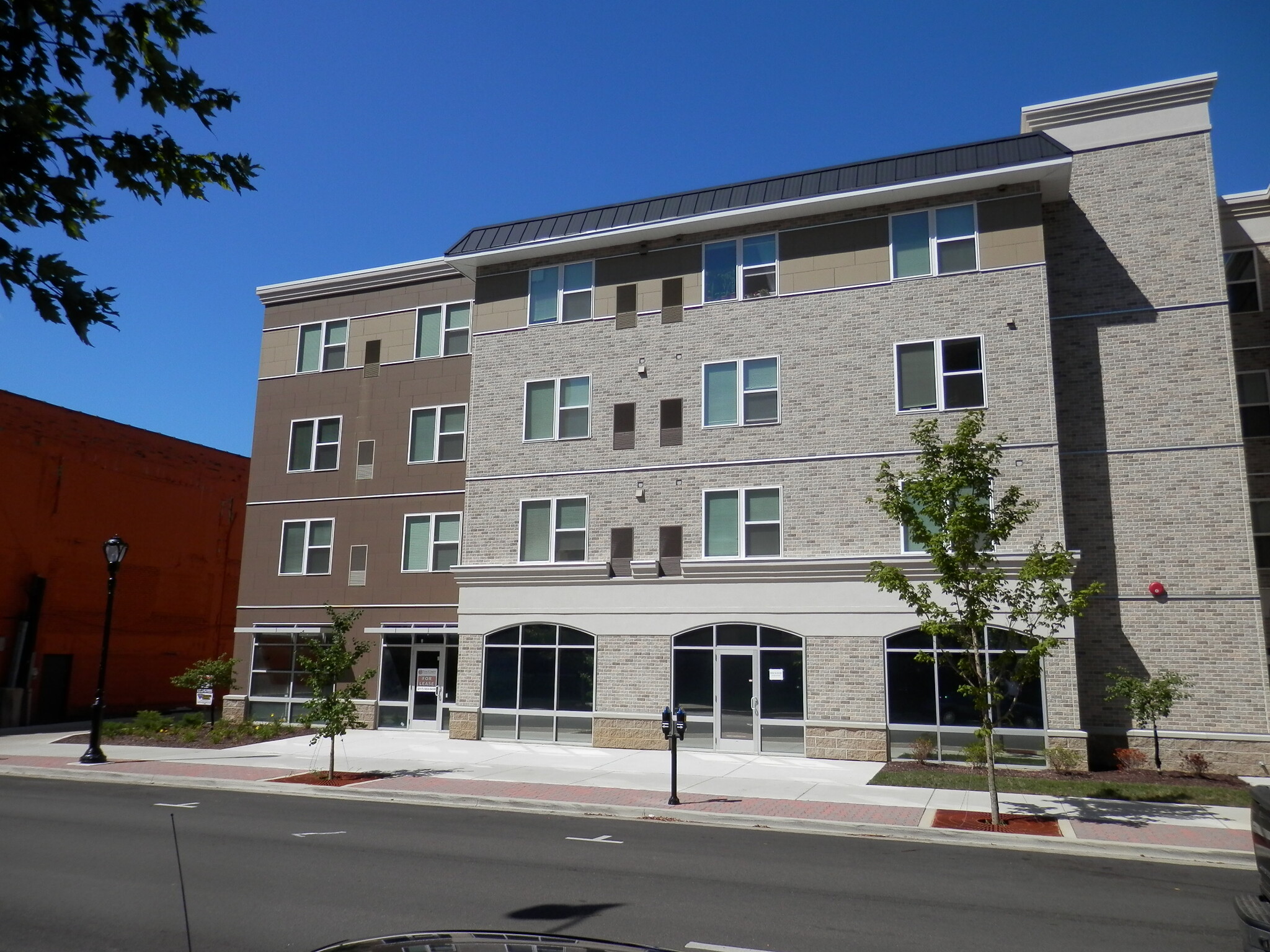 261 N 4th St, Springfield, IL for lease Building Photo- Image 1 of 9