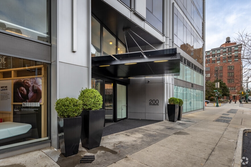 200 Chambers St, New York, NY for lease - Building Photo - Image 2 of 3