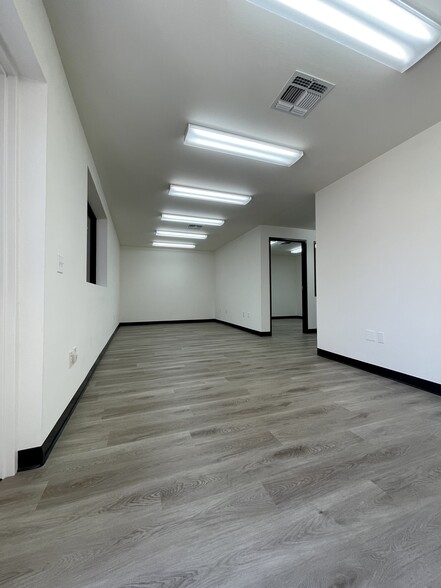 13128 Magnolia St, Garden Grove, CA for lease - Interior Photo - Image 3 of 8