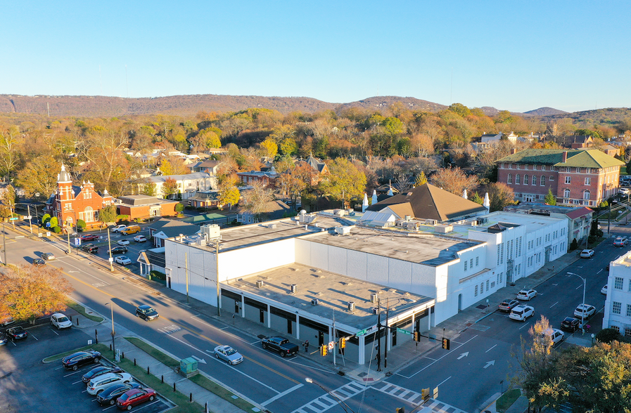 300 Clinton Ave E, Huntsville, AL for lease - Building Photo - Image 1 of 58