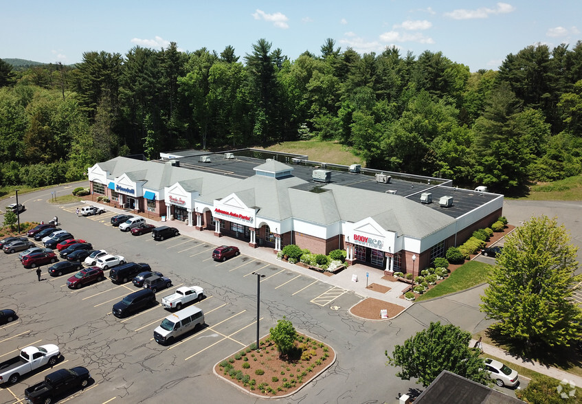 260 W Main St, Avon, CT for lease - Primary Photo - Image 1 of 6