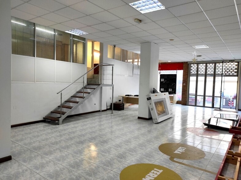 Retail in Arteixo, La Coruna for sale - Interior Photo - Image 2 of 21