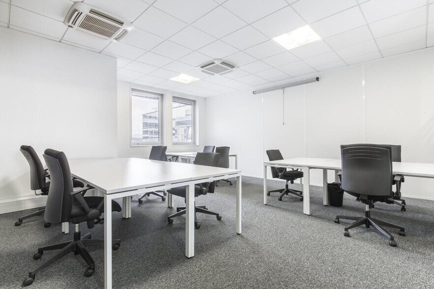 4 Rue Des Chauffours, Cergy for lease - Interior Photo - Image 2 of 19