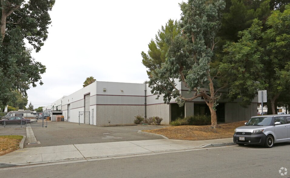 2170 Oakland Rd, San Jose, CA for lease - Building Photo - Image 3 of 52