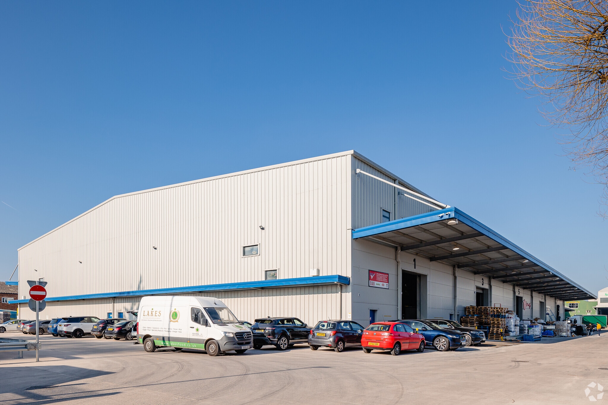 426 Long Dr, Greenford for sale Primary Photo- Image 1 of 1