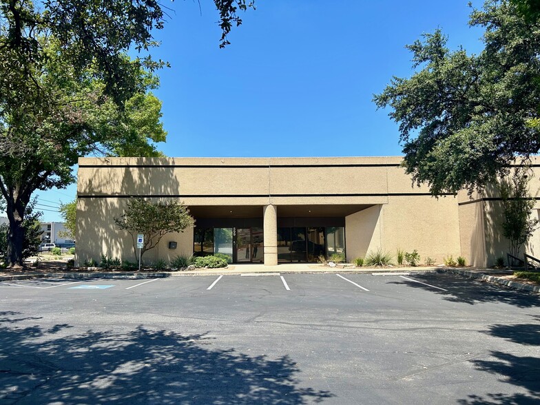 459-599 Spencer Ln, San Antonio, TX for lease - Building Photo - Image 2 of 4