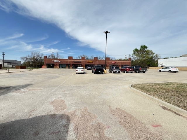 1904 W Broadway Ave, Sulphur, OK for lease - Building Photo - Image 3 of 27