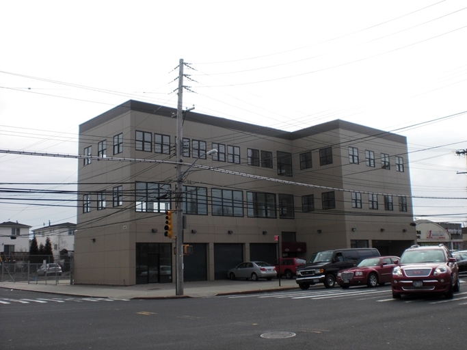 2000 Hylan Blvd, Staten Island, NY for lease - Building Photo - Image 3 of 28