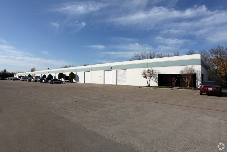 201-227 N Interstate 35 E, DeSoto, TX for lease - Building Photo - Image 2 of 3