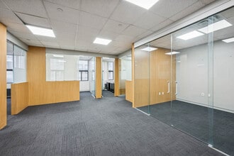 16 W 32nd St, New York, NY for lease Interior Photo- Image 2 of 8