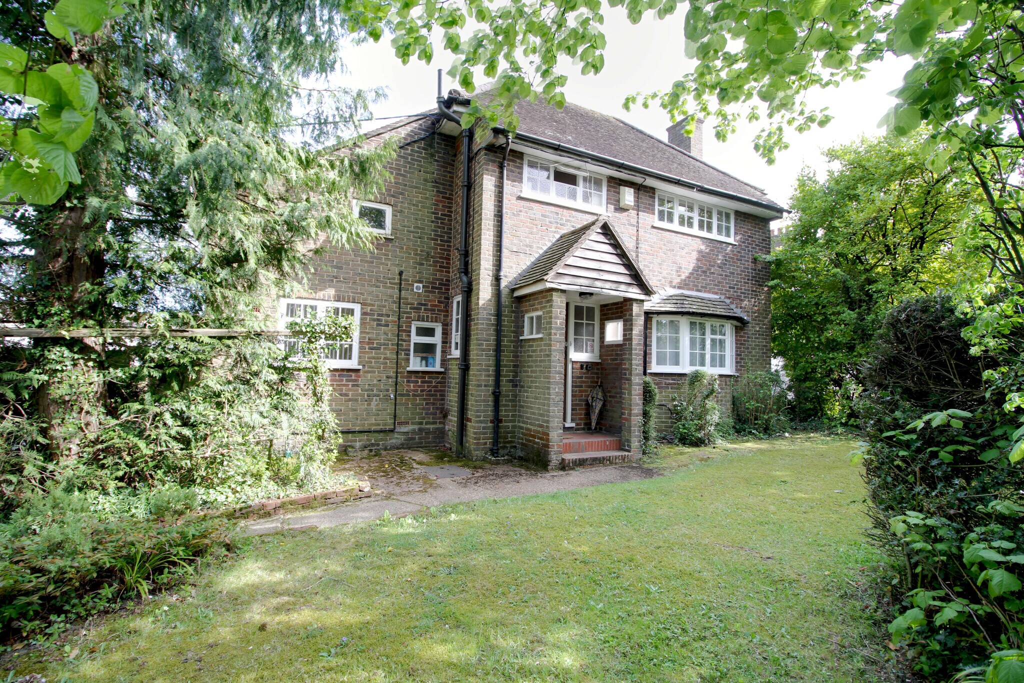 6 Paddockhall Rd, Haywards Heath for lease Building Photo- Image 1 of 3