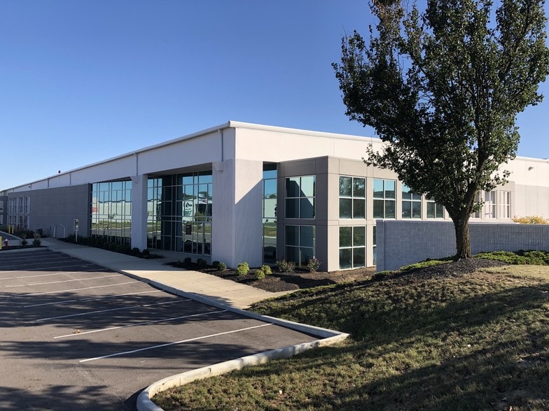 3655 Brookham Dr, Grove City, OH for lease - Building Photo - Image 1 of 1