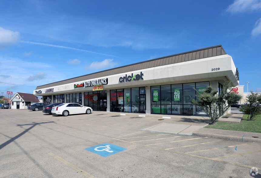 2029 Town East Blvd, Mesquite, TX for lease - Primary Photo - Image 1 of 8