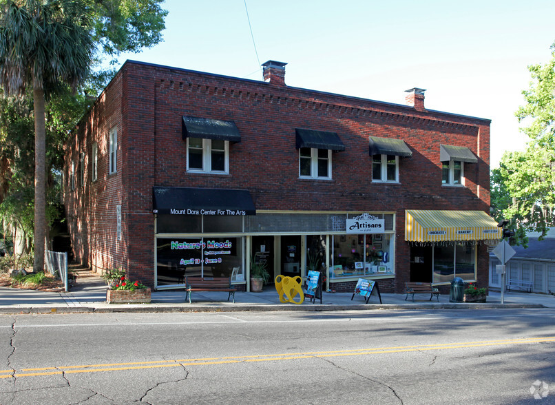 130-138 E 5th Ave, Mount Dora, FL for lease - Building Photo - Image 2 of 3