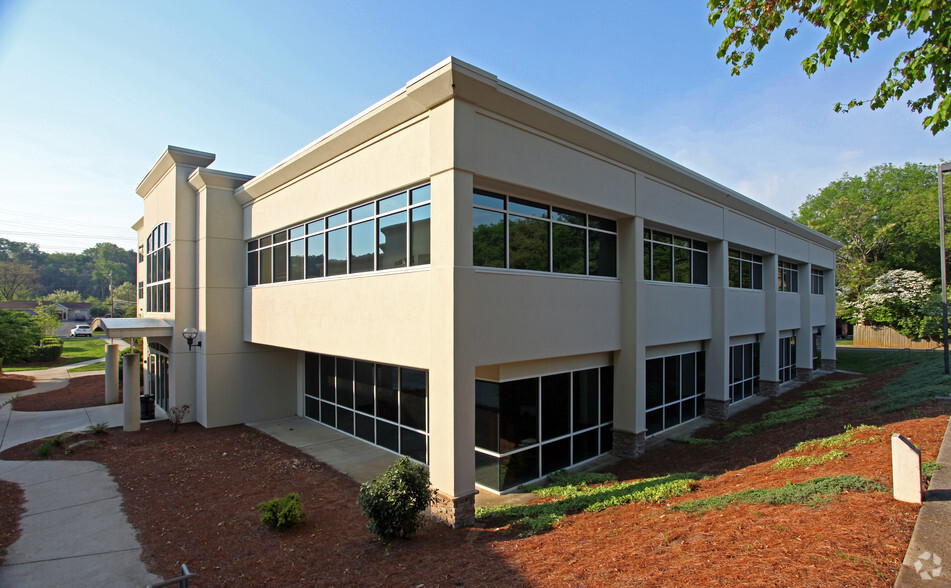 4709 Papermill Dr, Knoxville, TN for lease - Primary Photo - Image 1 of 9