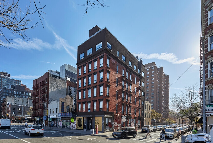 151 E Houston St, New York, NY for lease - Primary Photo - Image 1 of 3