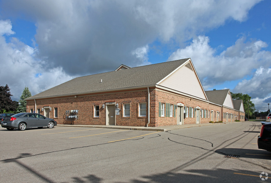 9362-9398 N Lilley Rd, Plymouth, MI for lease - Building Photo - Image 2 of 3