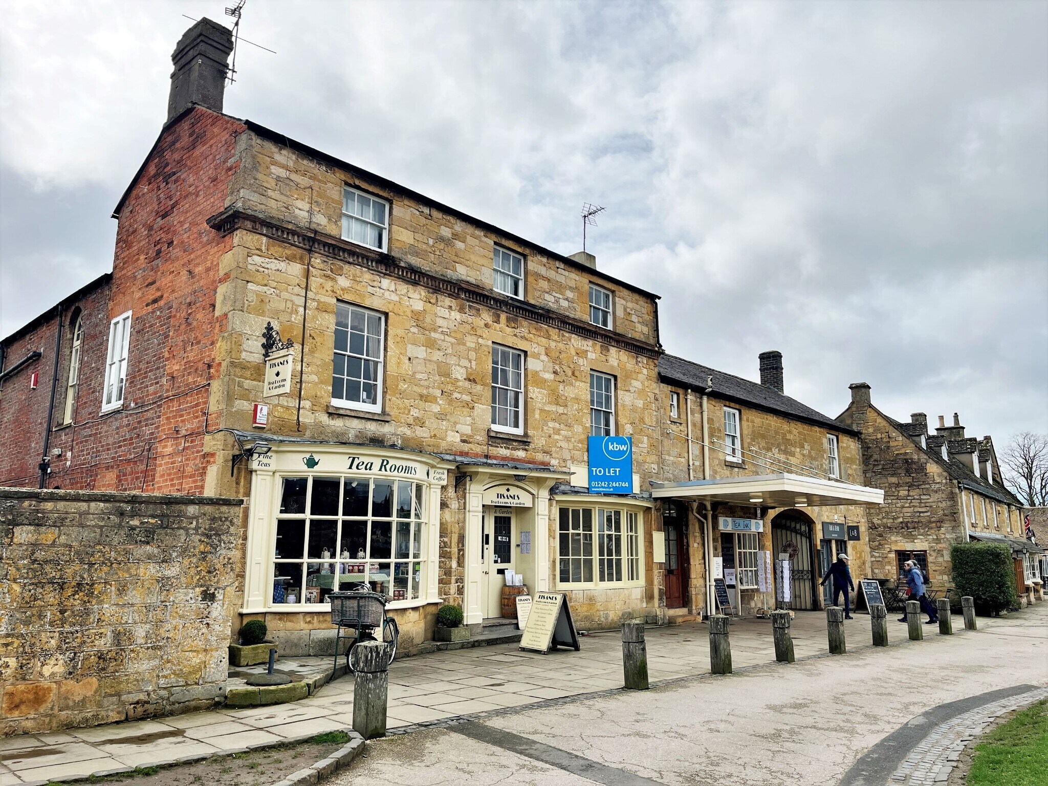 21 The Green, Broadway for sale Building Photo- Image 1 of 1