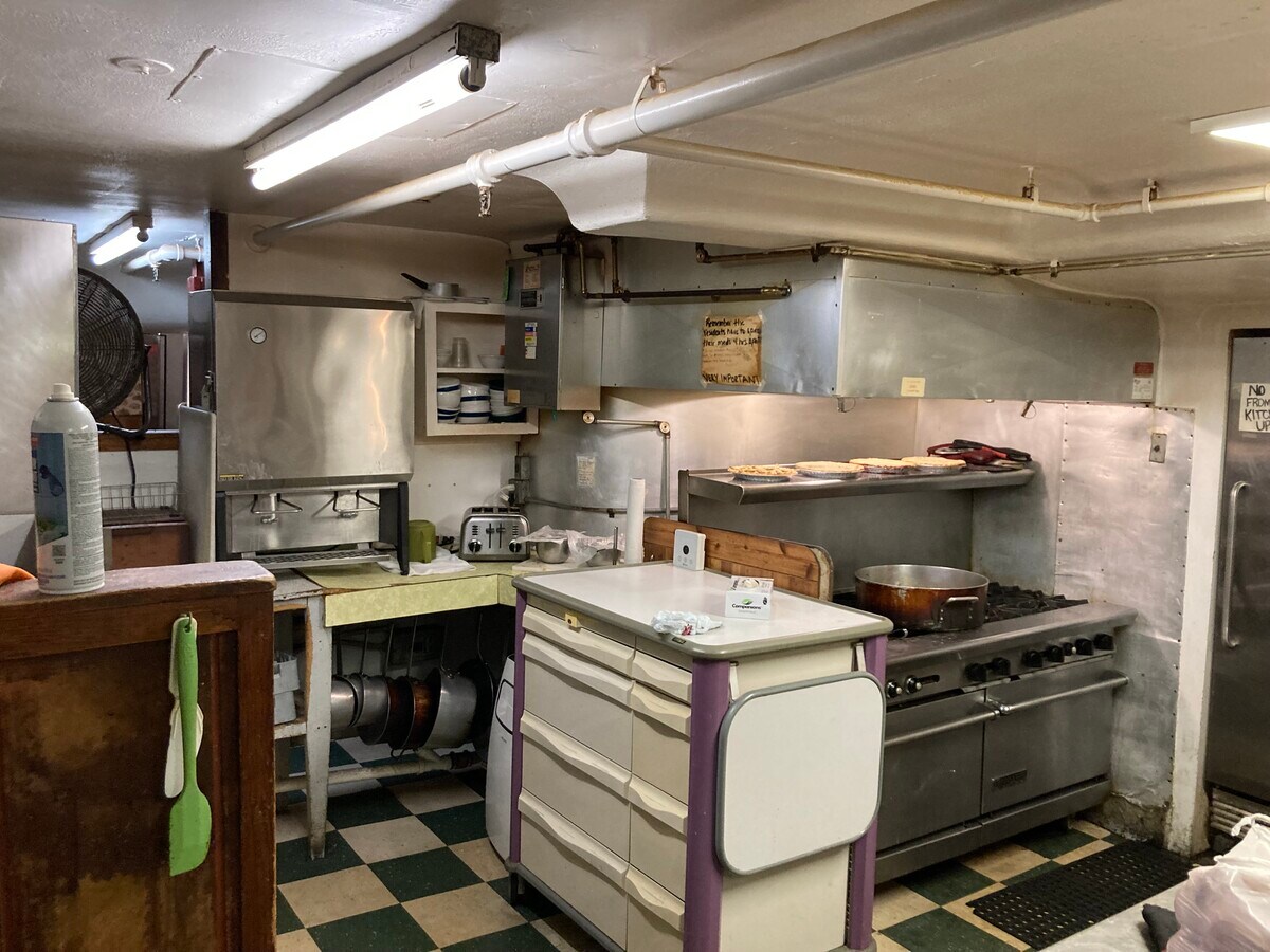 102 W Gary St, Duluth, MN 55808 Reed's Pine Boarding & Lodging