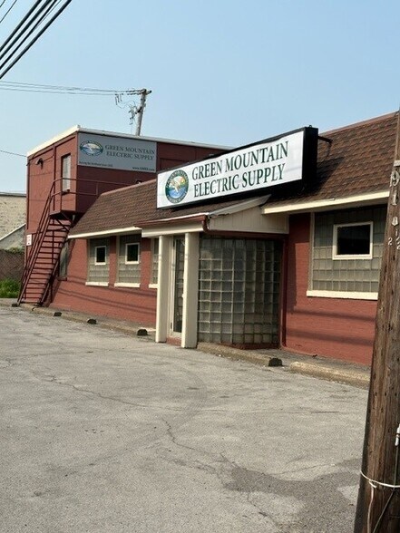 24 Anderson Rd, Cheektowaga, NY for sale - Primary Photo - Image 1 of 1