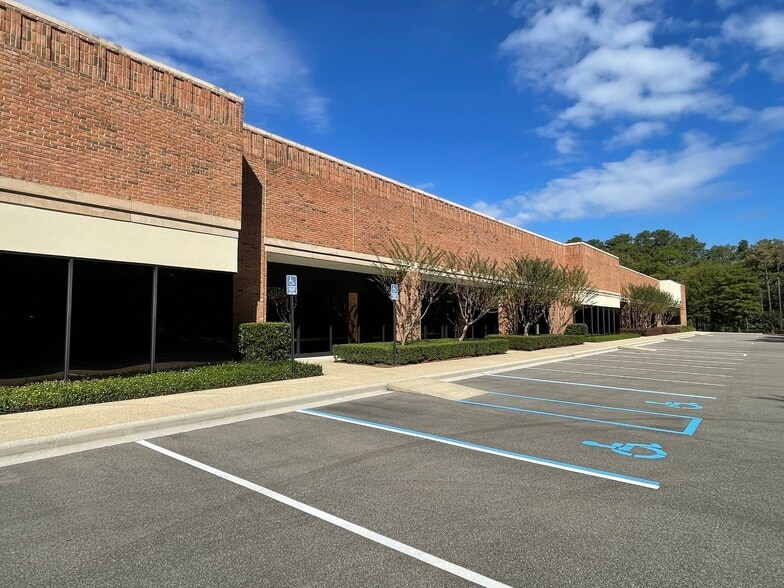 200 Riverhills Business Park, Birmingham, AL for lease - Building Photo - Image 3 of 8
