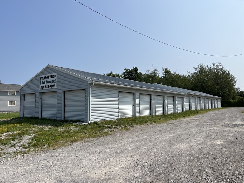 1034 Harbor, Conneaut, OH for sale - Primary Photo - Image 1 of 1