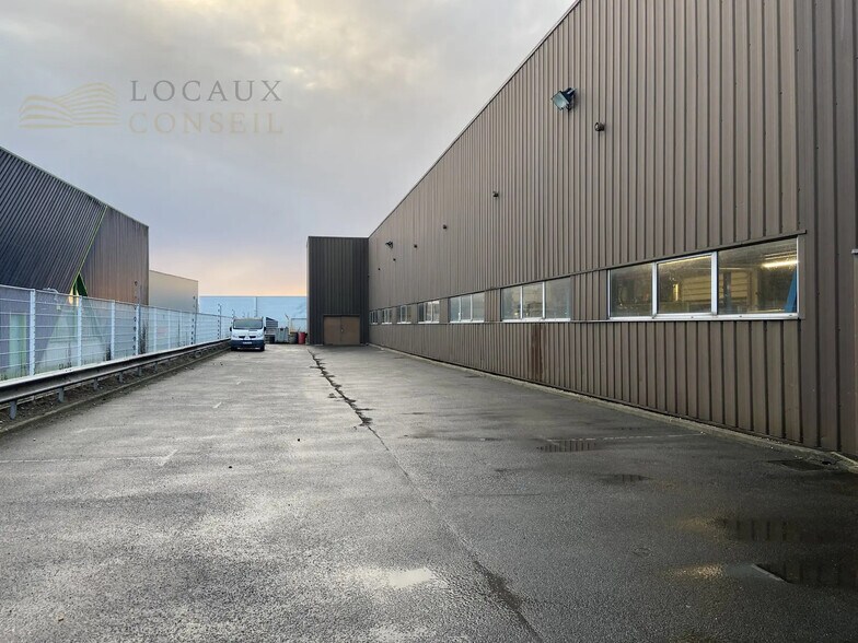 Flex in Argenteuil for lease - Building Photo - Image 3 of 8