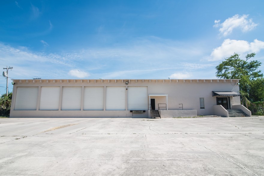 2949 2nd Ave N, Palm Springs, FL for lease - Building Photo - Image 1 of 31