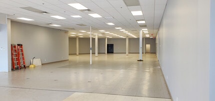 406-546 Plaza Ct, Sand Springs, OK for lease Interior Photo- Image 2 of 13